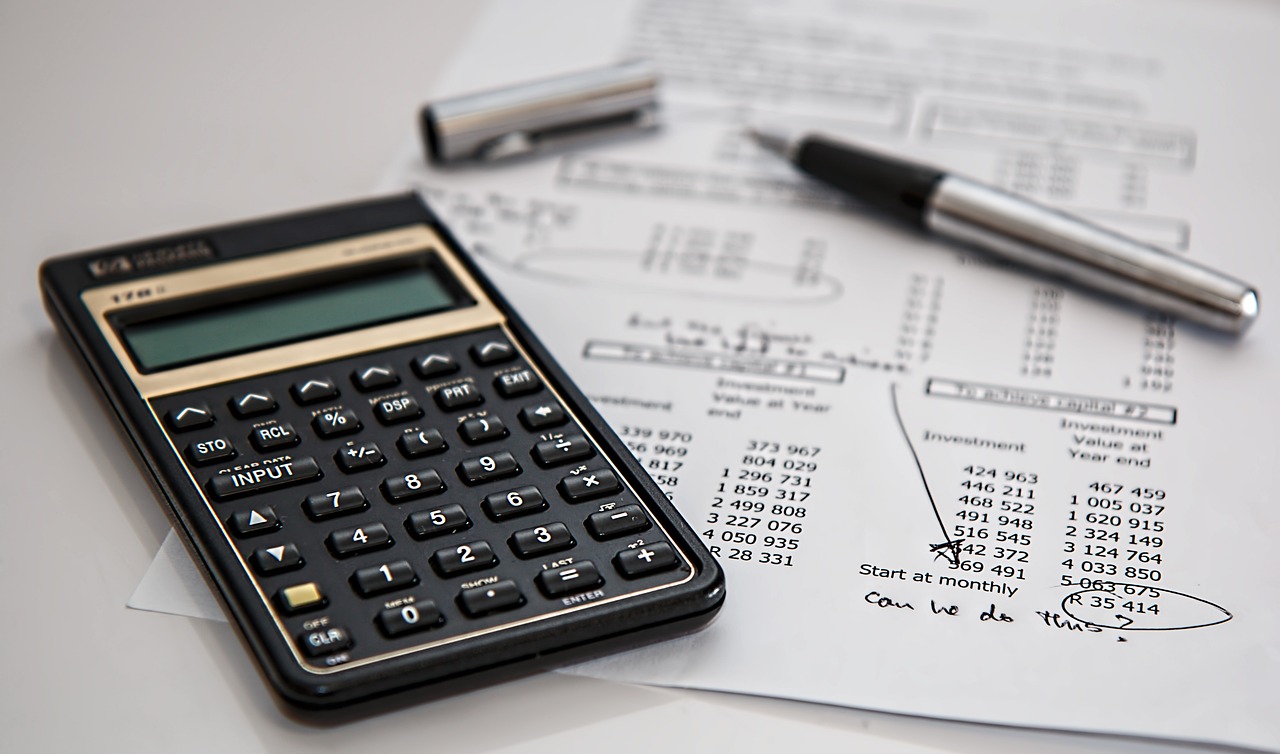 Which career path is better paid Finance Business Partner or FP&A Analyst?